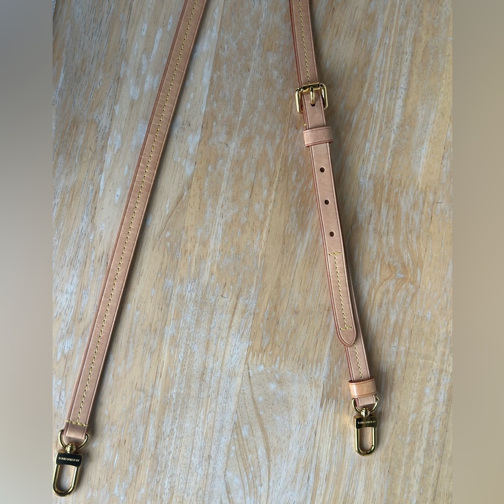 LV Vachetta adjustable strap! Like New!